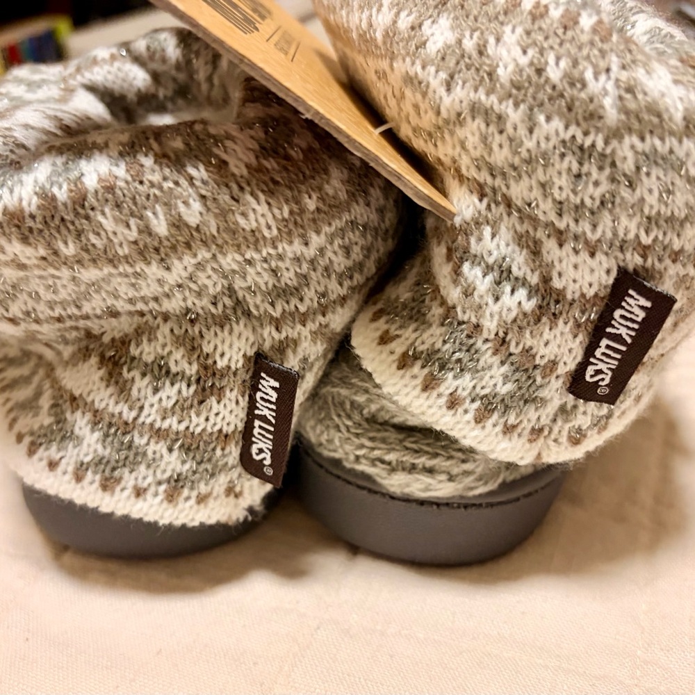 Muk Luks Tan and Gray Men's Slipper Socks - Picture 4 of 4